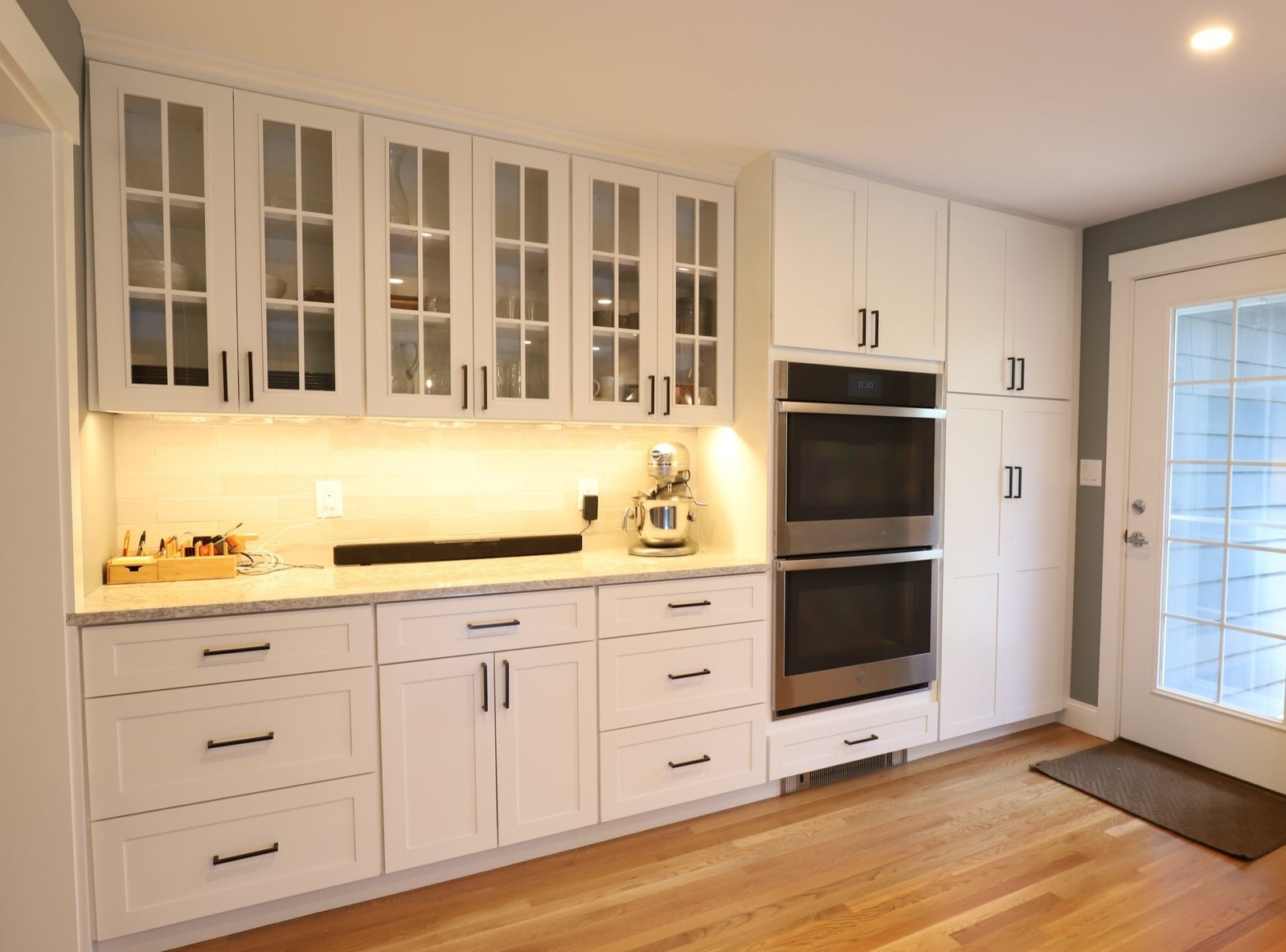 kitchen-storage-glass-cabinet-fronts