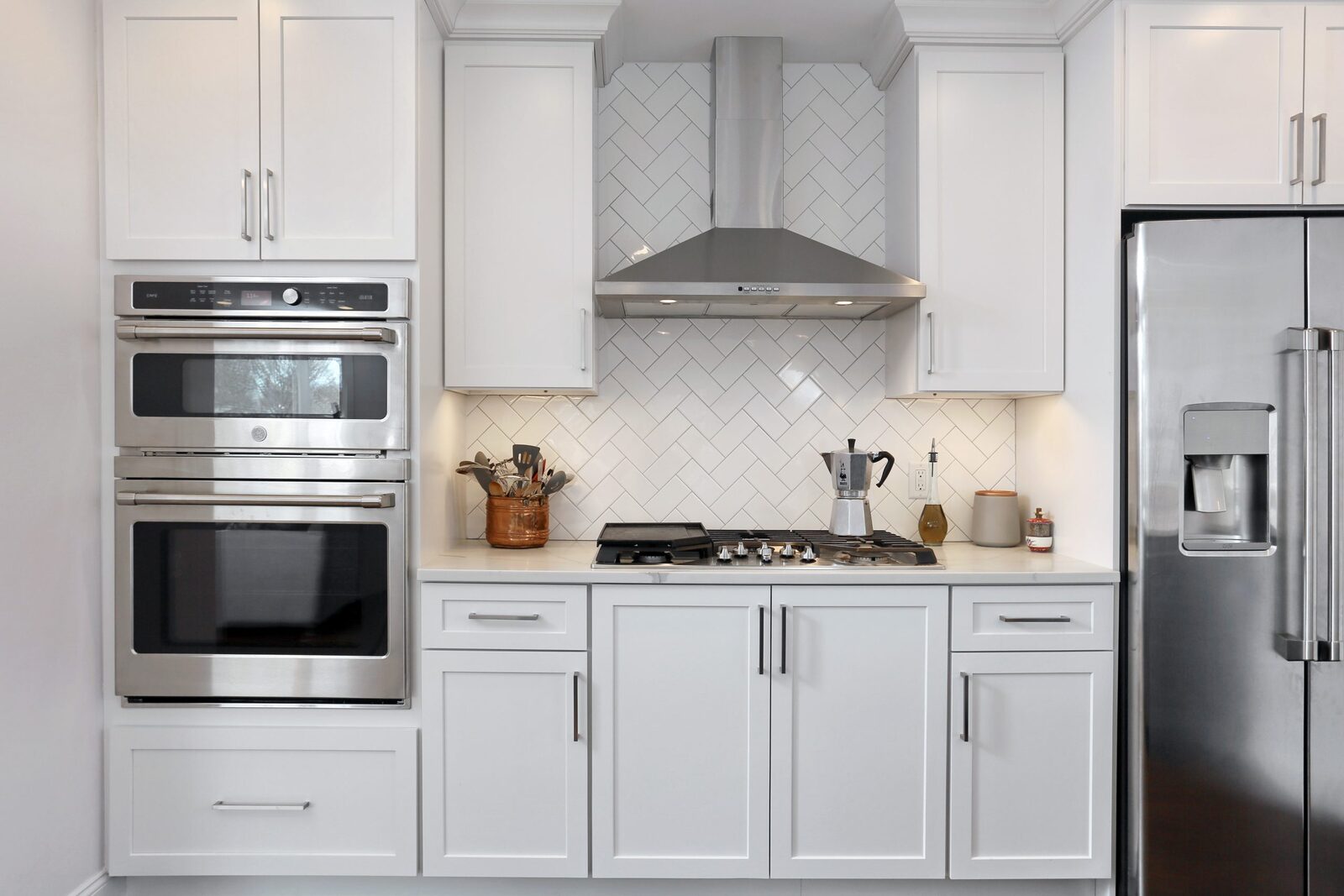 white-kitchen-appliances_1600w