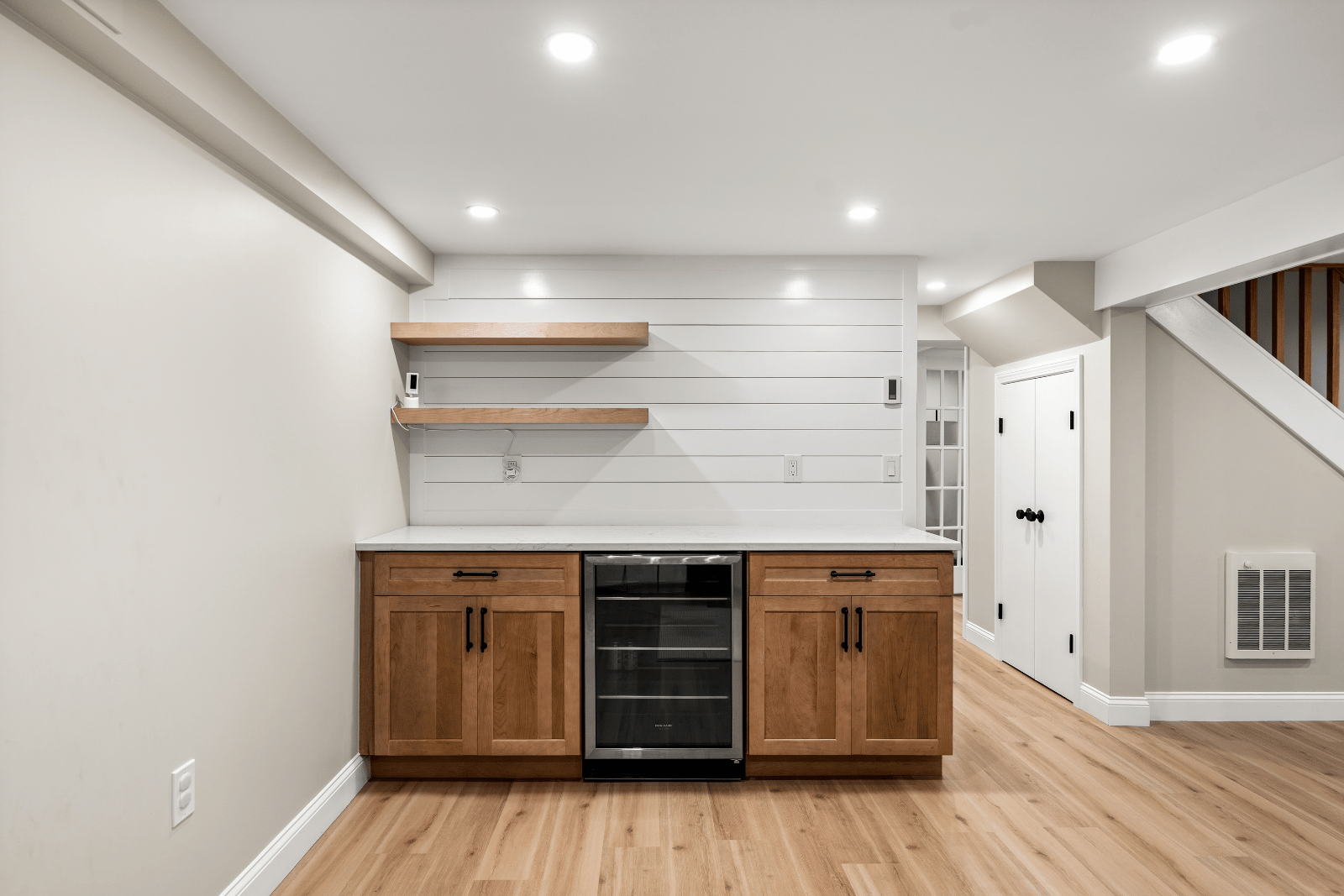 basement-bar